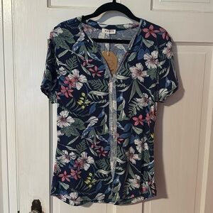 Kori NWT Women's Floral Short Sleeve Top 95% polyester, 5% spandex Size Small